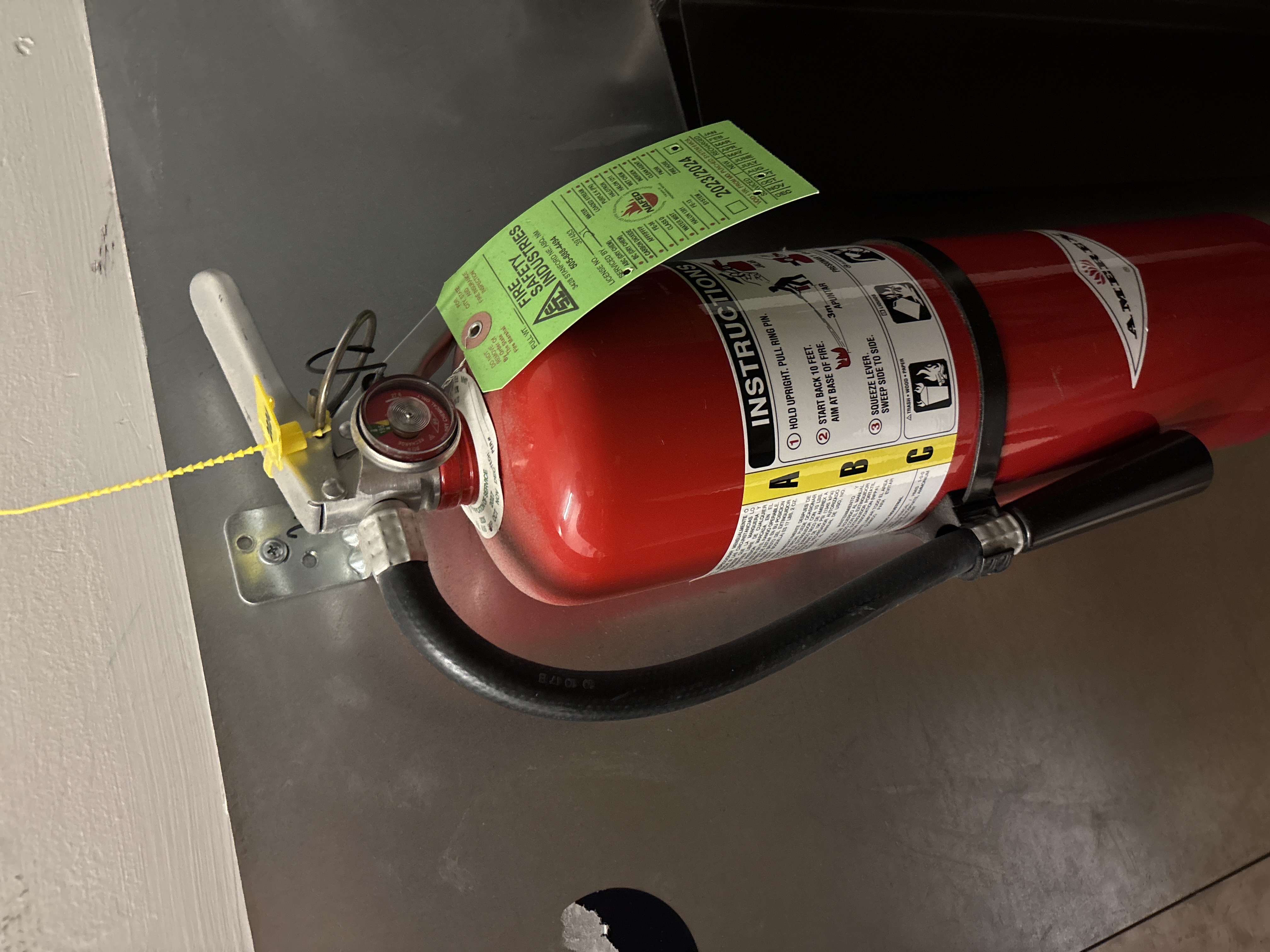 Fire Extinguisher Service & Recharge in Uptown, NM - photo 1